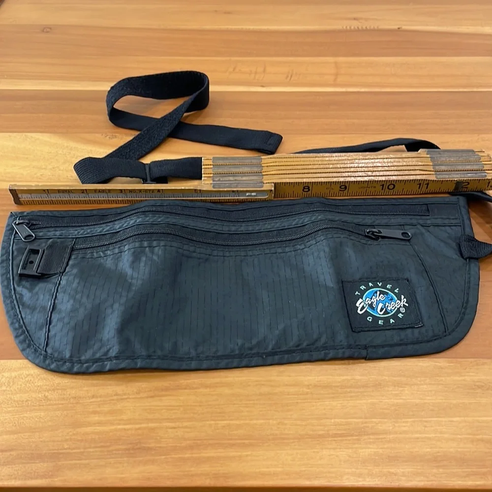 Eagle Creek Undercover Hidden Pocket - Travel Money Belt for Men and Women